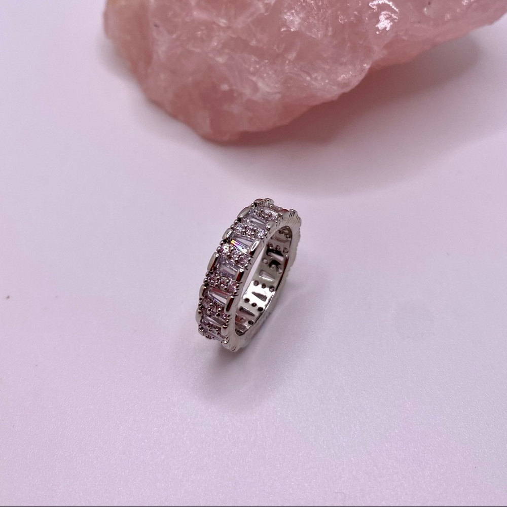 NEW Fashion Minimalistic Wedding Platinum Plated CZ Engagement Statement Ring - Picture 6 of 7